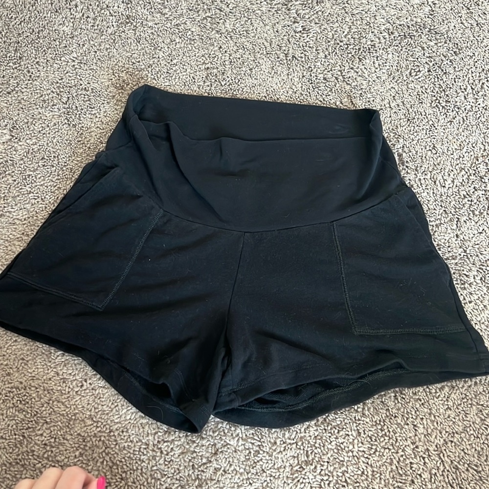 Old navy maternity shorts stretchy size large
